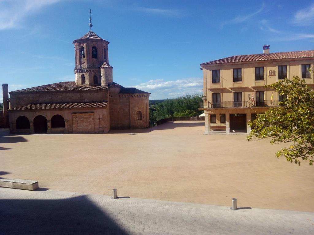 Hostal Plaza Mayor De Almazan Bagian luar foto