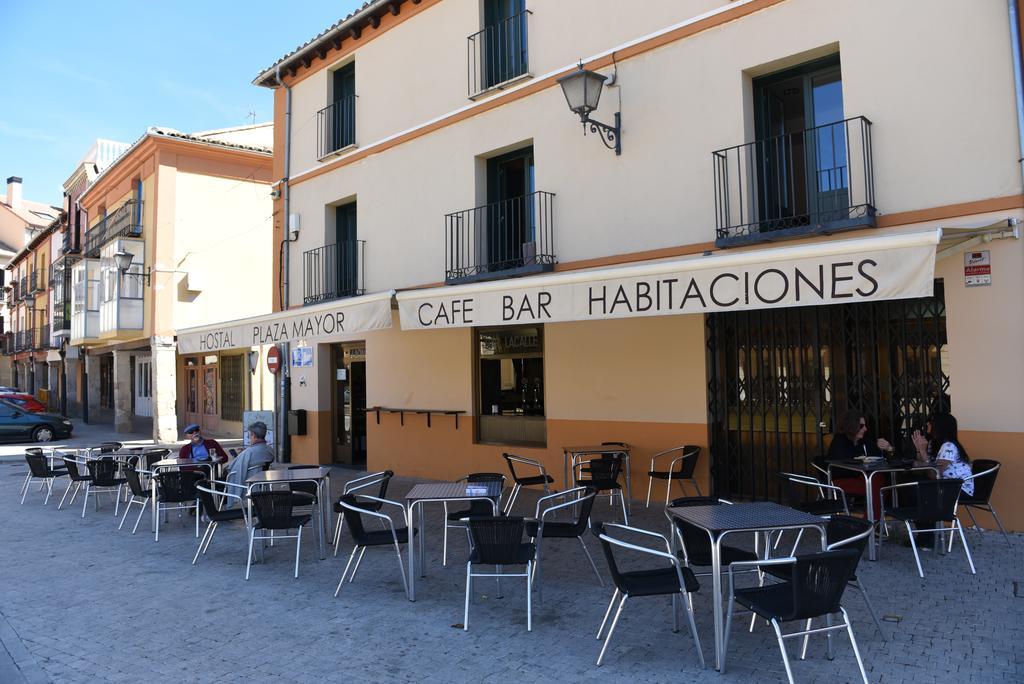 Hostal Plaza Mayor De Almazan Bagian luar foto